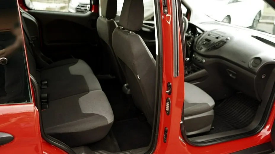 FORD Transit Courier -