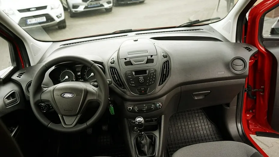 FORD Transit Courier -