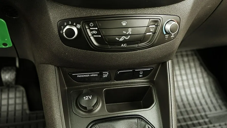 FORD Transit Courier -