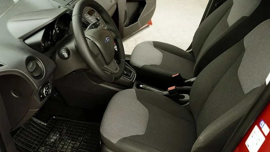 FORD Transit Courier -