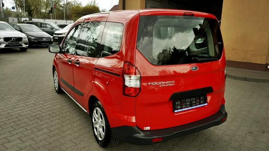 FORD Transit Courier -