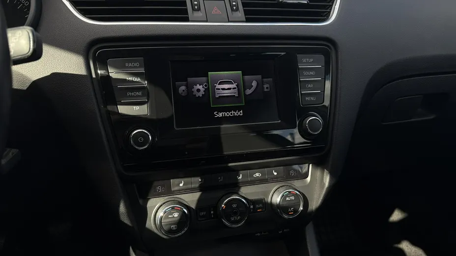 SKODA Octavia -