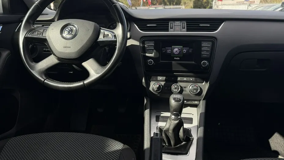 SKODA Octavia -