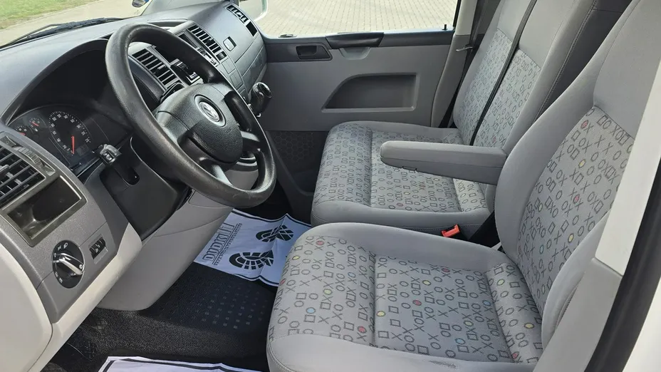VOLKSWAGEN Transporter -