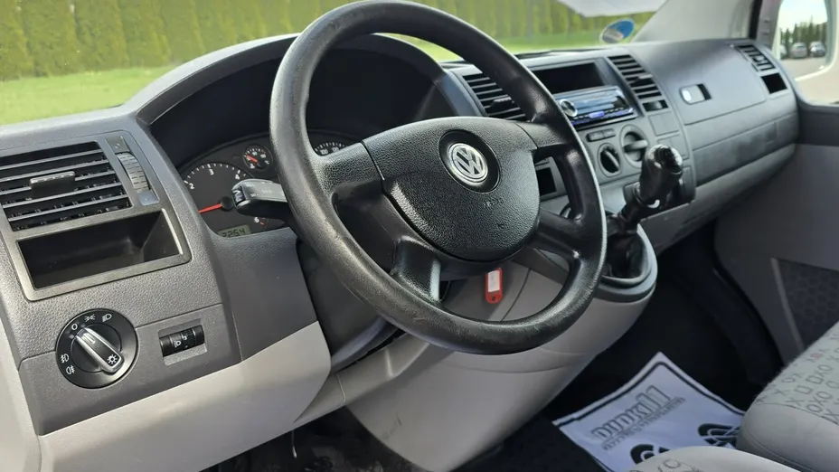 VOLKSWAGEN Transporter -
