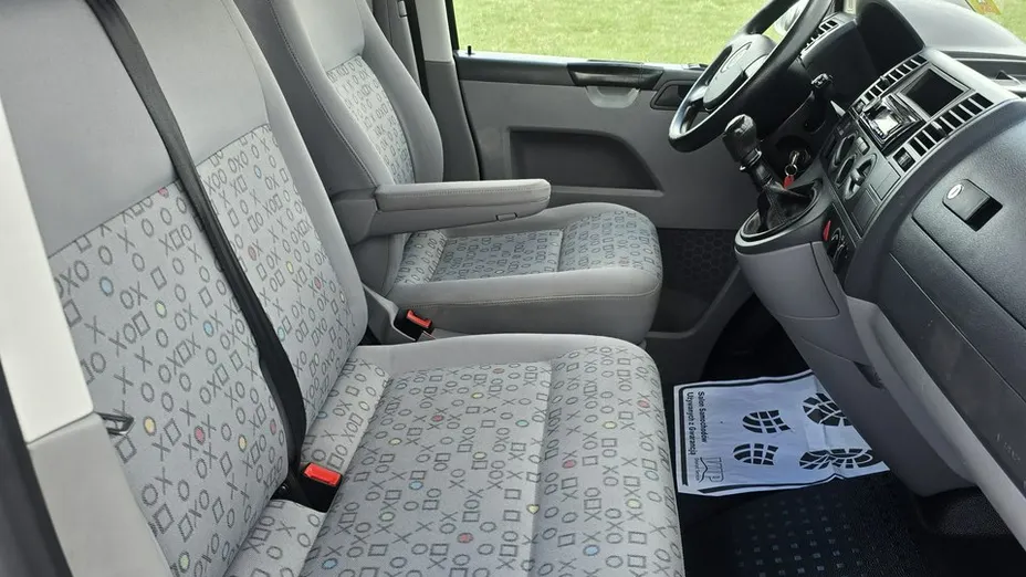 VOLKSWAGEN Transporter -