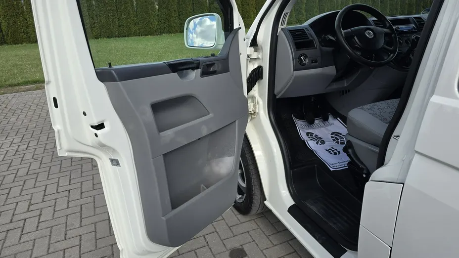 VOLKSWAGEN Transporter -