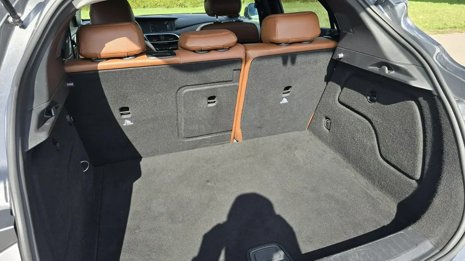 INFINITI Q30 -