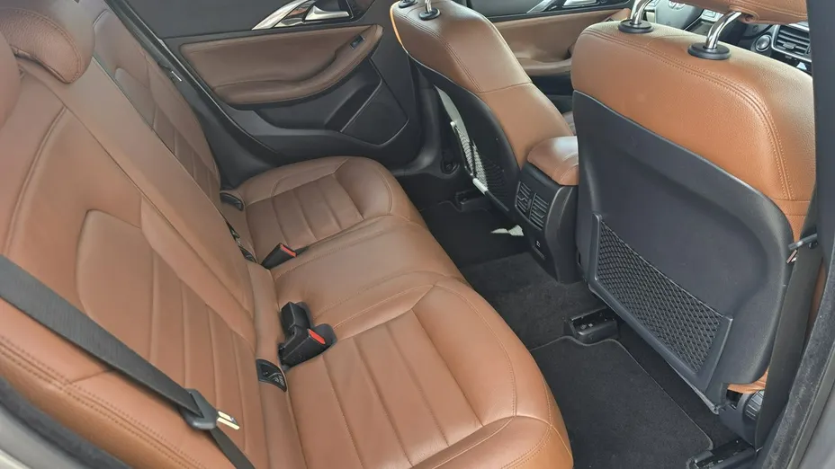 INFINITI Q30 -