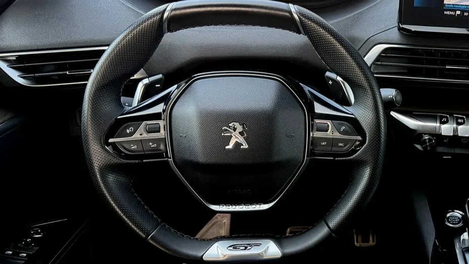 PEUGEOT 5008 -