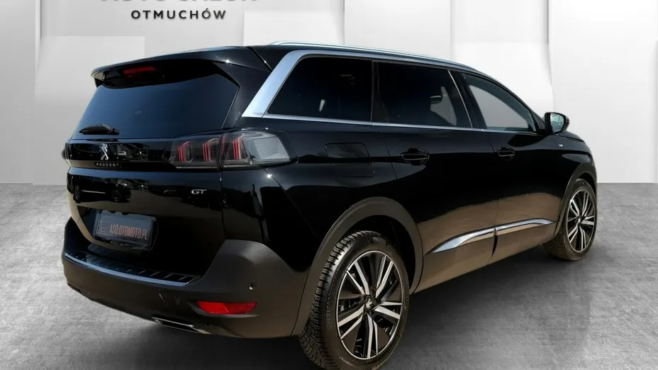 PEUGEOT 5008 -