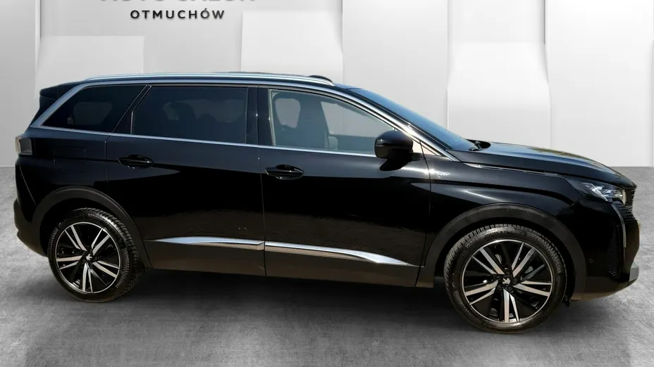 PEUGEOT 5008 -