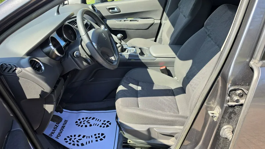 PEUGEOT 3008 -