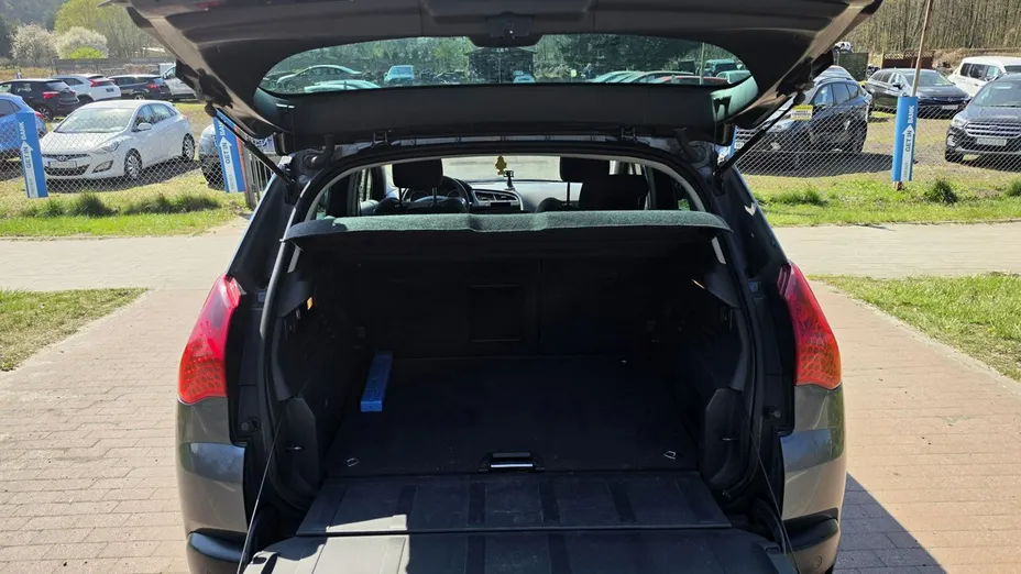 PEUGEOT 3008 -