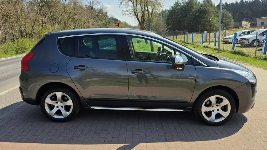 PEUGEOT 3008 -