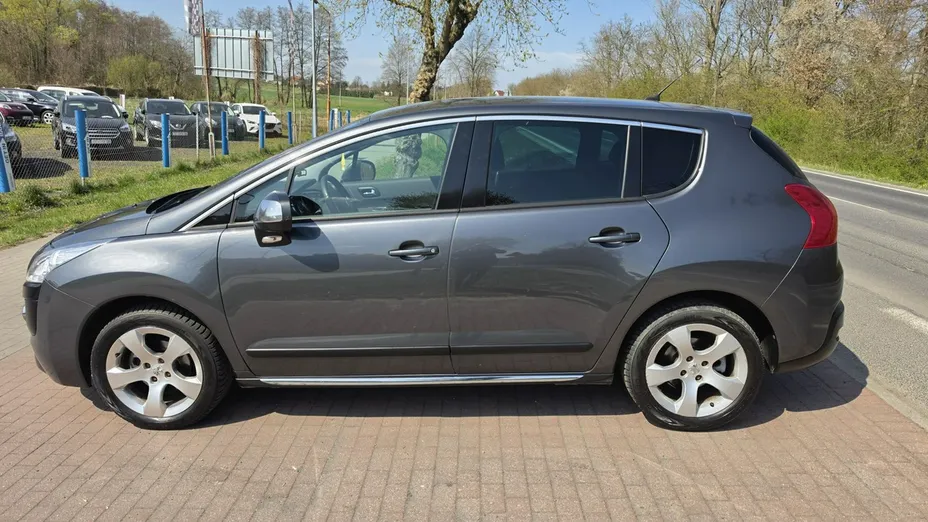 PEUGEOT 3008 -