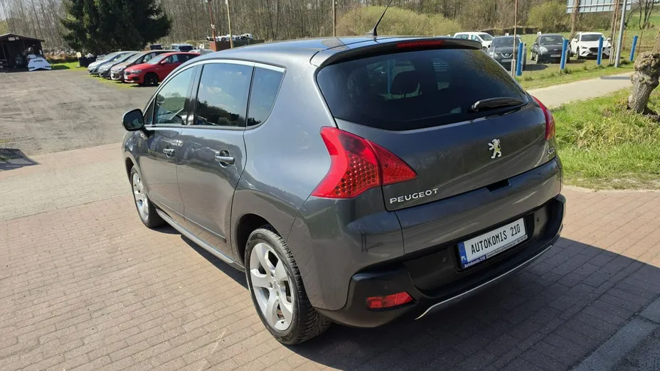 PEUGEOT 3008 -