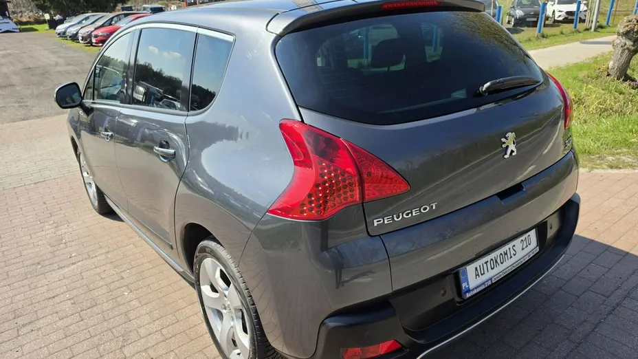 PEUGEOT 3008 -
