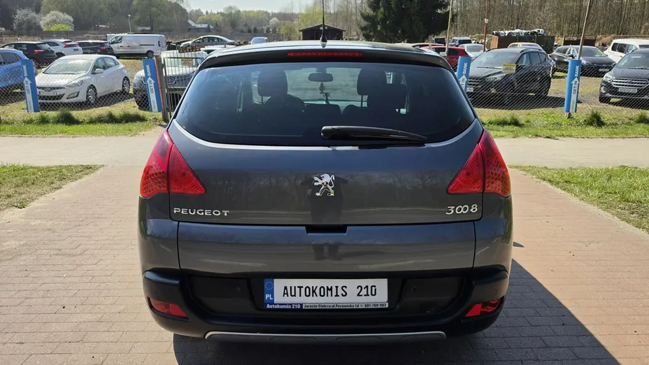 PEUGEOT 3008 -