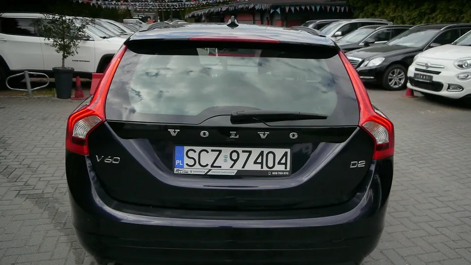 VOLVO V60 -