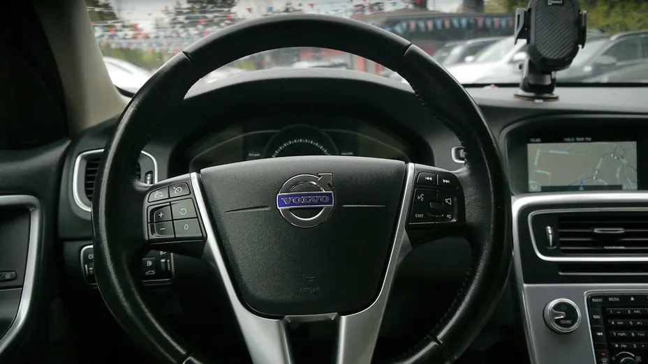 VOLVO V60 -