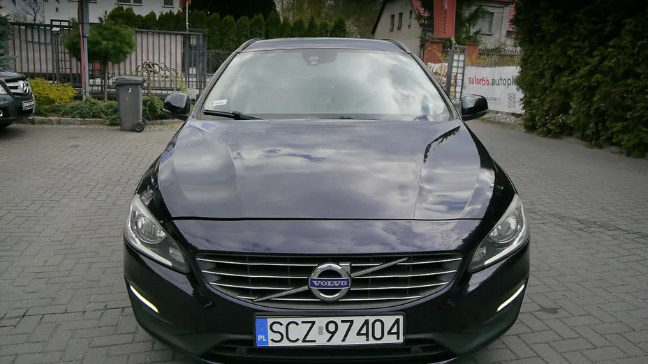 VOLVO V60 -