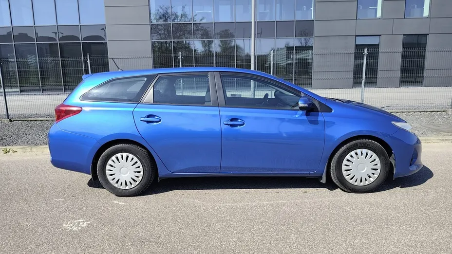 TOYOTA Auris -