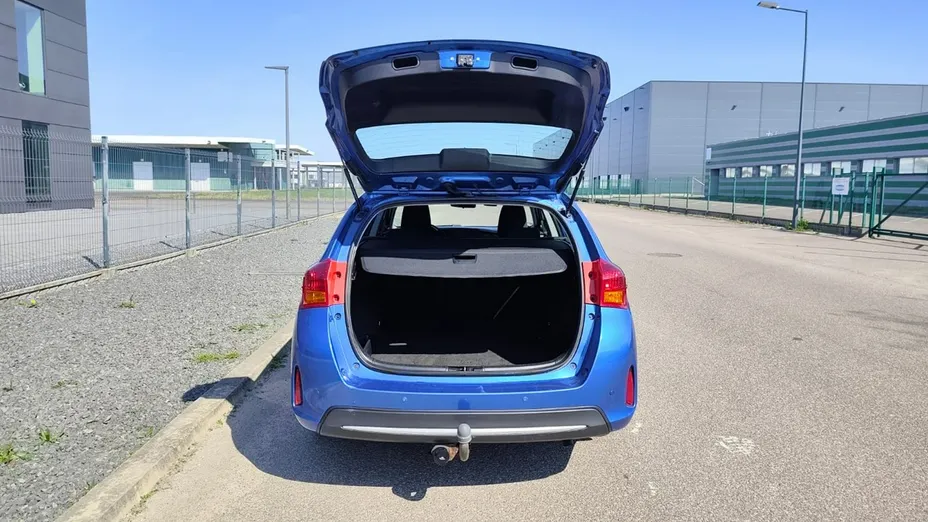 TOYOTA Auris -