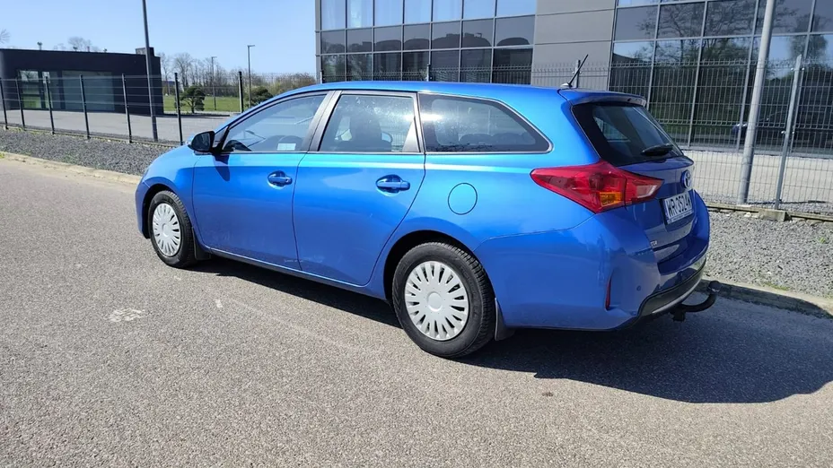 TOYOTA Auris -