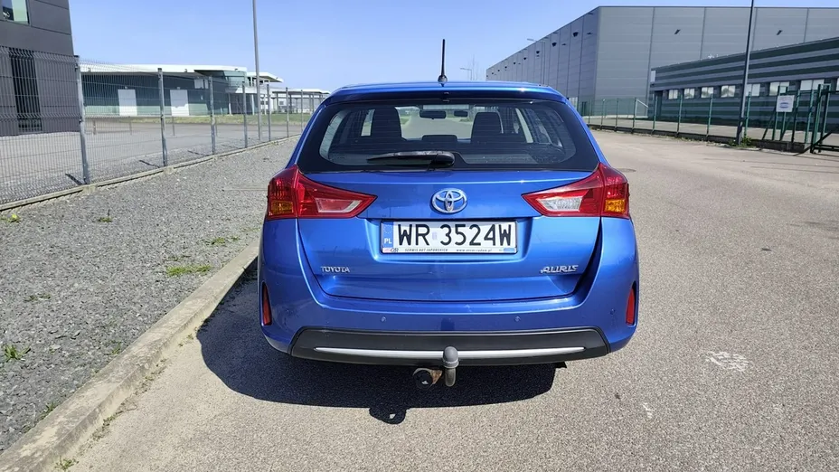 TOYOTA Auris -