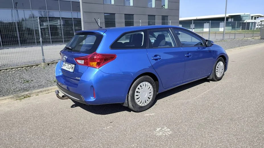TOYOTA Auris -
