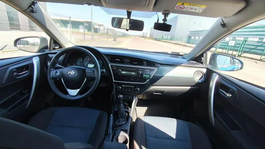 TOYOTA Auris -