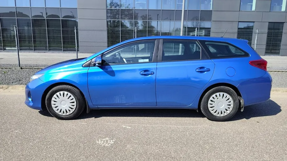 TOYOTA Auris -
