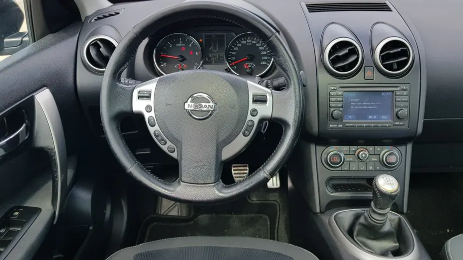 NISSAN Qashqai -