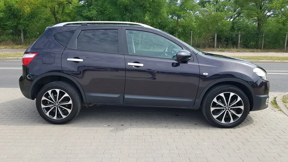 NISSAN Qashqai -