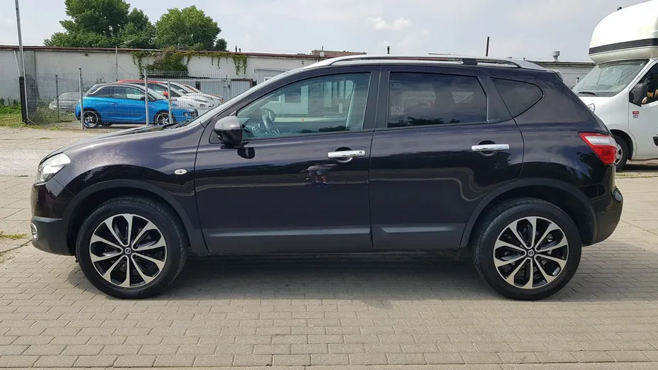 NISSAN Qashqai -