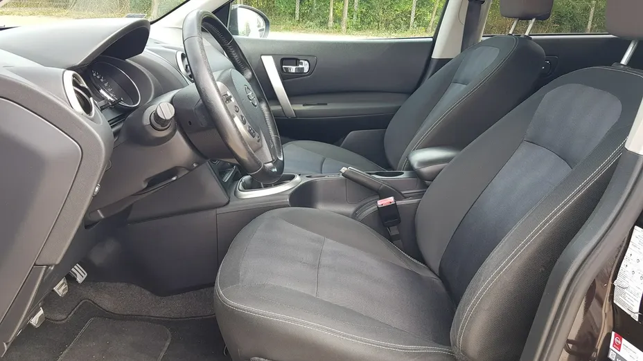 NISSAN Qashqai -