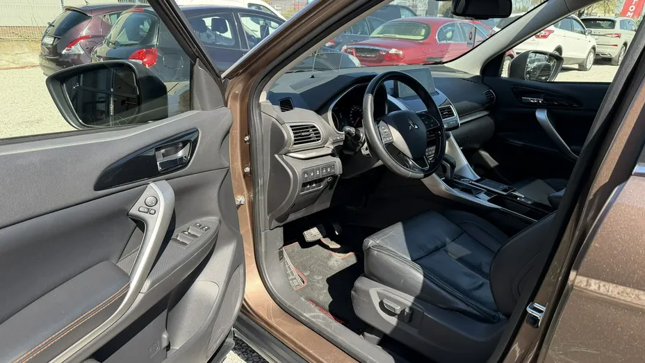 MITSUBISHI Eclipse Cross -