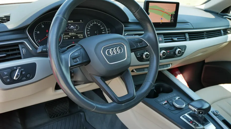 AUDI A4 -