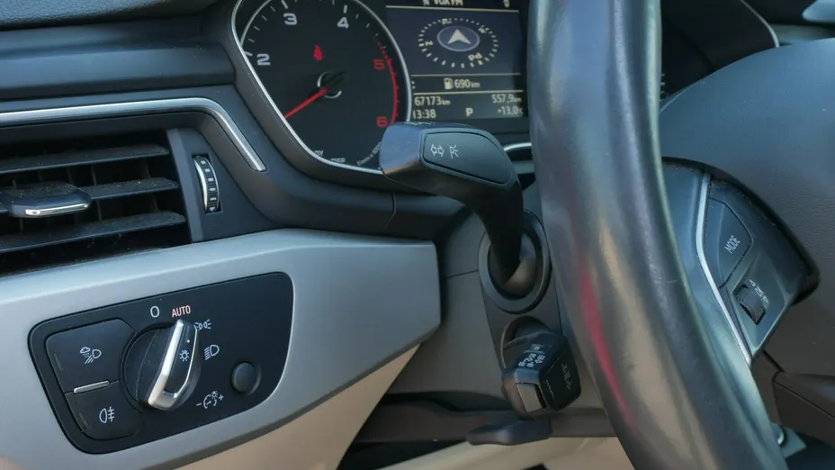 AUDI A4 -