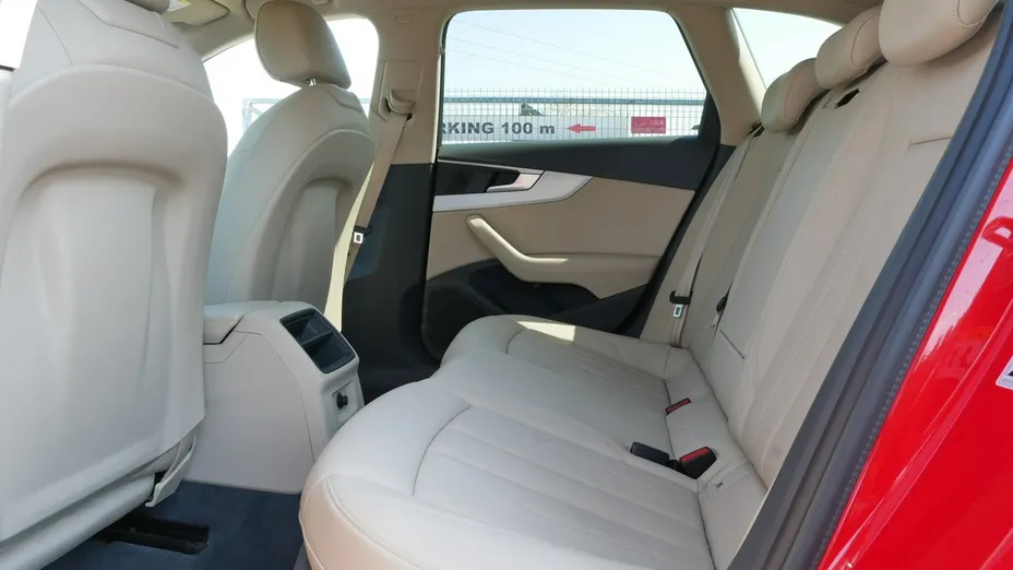 AUDI A4 -