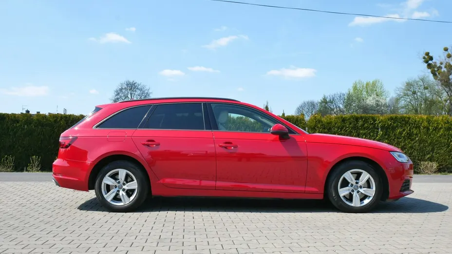 AUDI A4 -