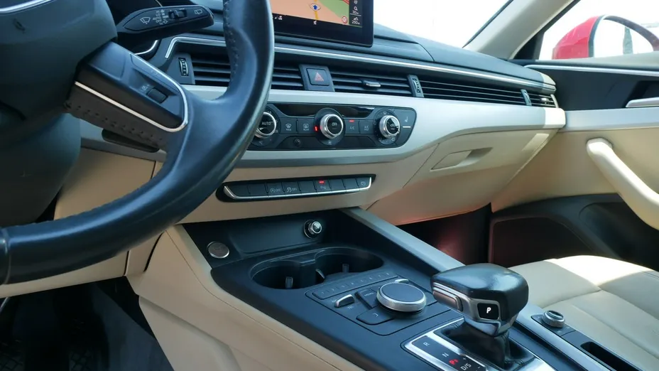 AUDI A4 -