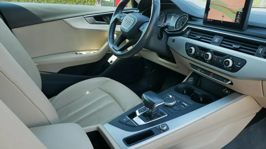 AUDI A4 -