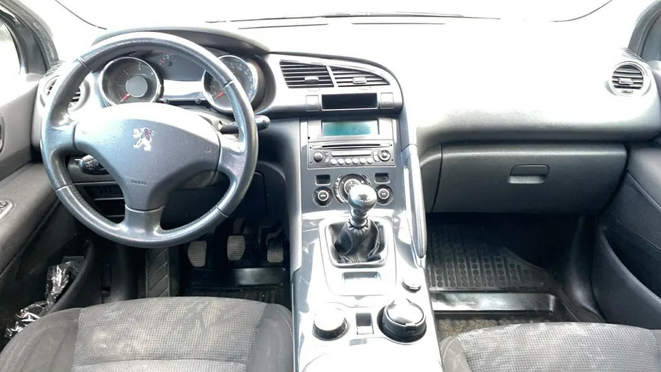 PEUGEOT 3008 -