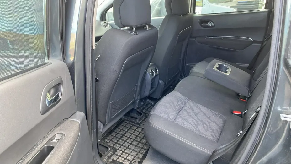 PEUGEOT 3008 -