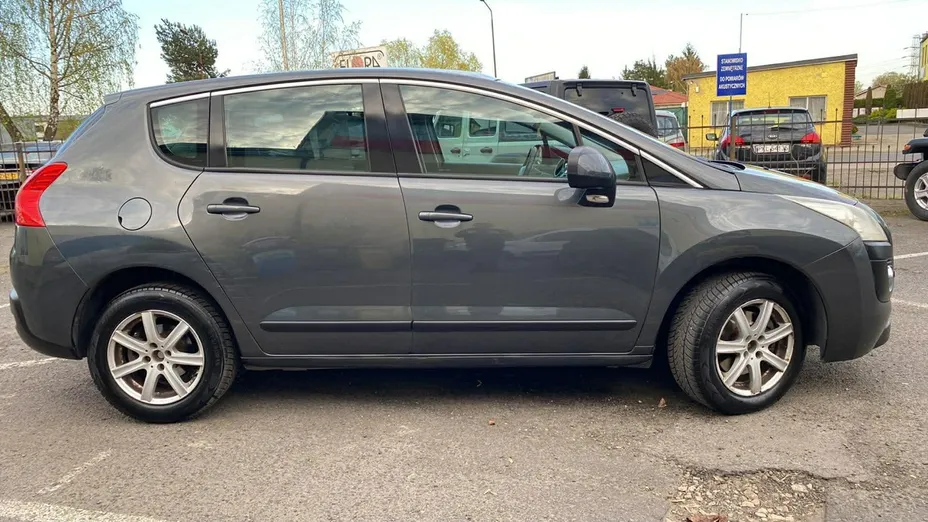 PEUGEOT 3008 -