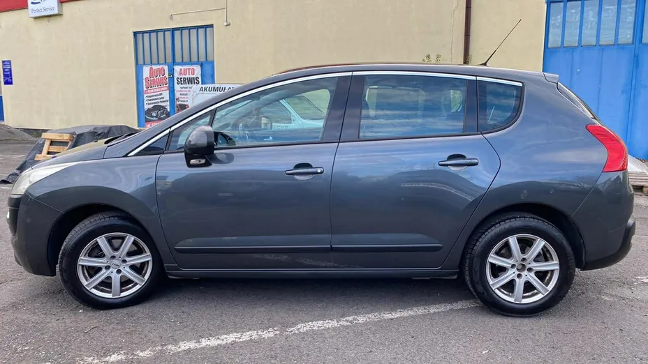 PEUGEOT 3008 -