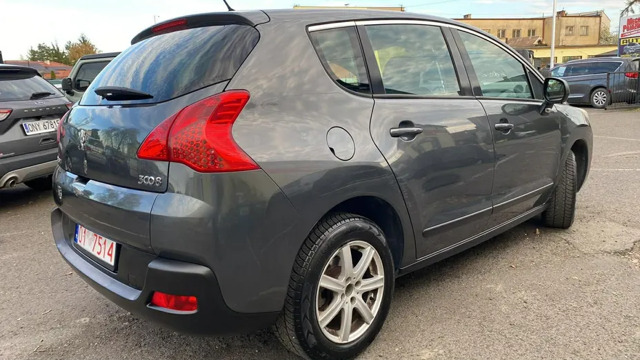 PEUGEOT 3008 -