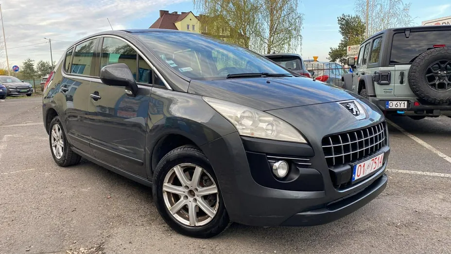 PEUGEOT 3008 -